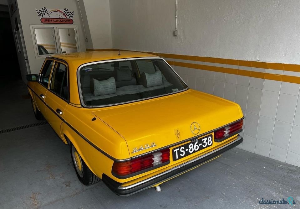 1978' Mercedes-Benz 200 photo #3