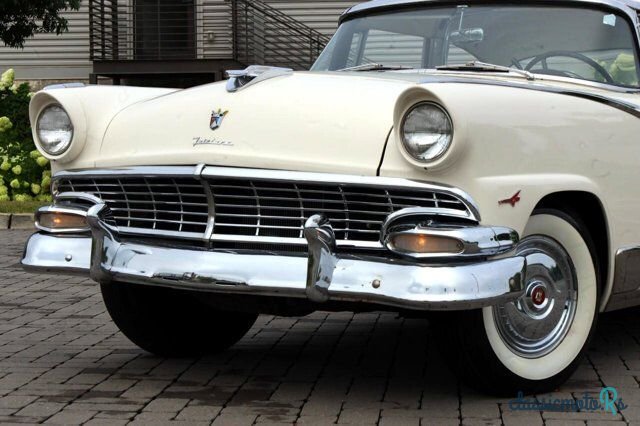 1956' Ford Fairlane photo #4