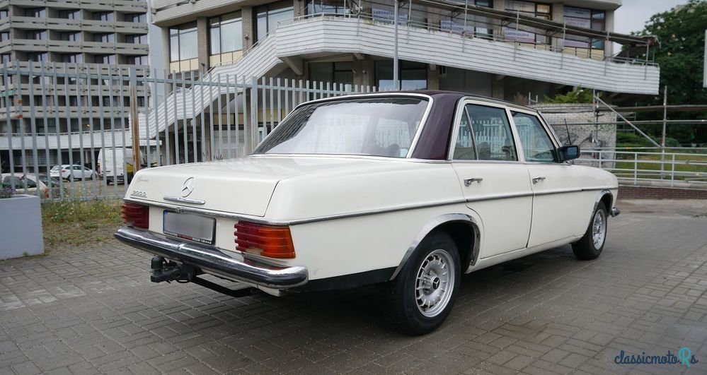 1976' Mercedes-Benz W115 photo #3