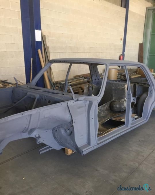 1977' Mercedes-Benz 240 photo #3