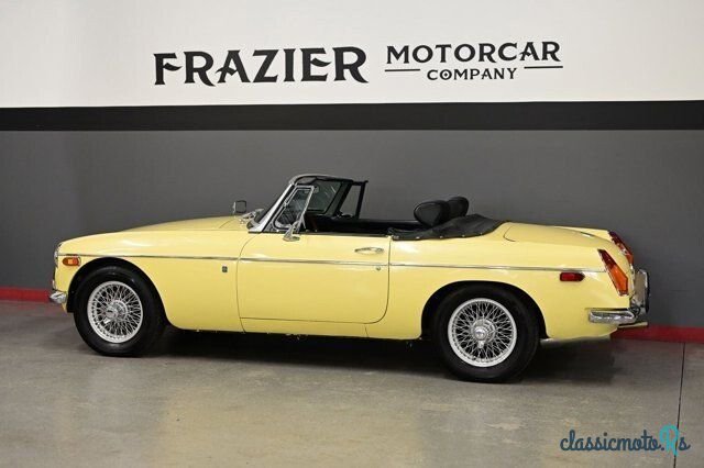1970' MG MGB photo #4