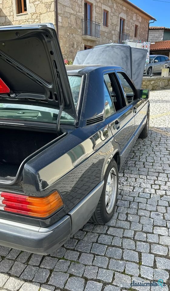 1989' Mercedes-Benz 190 D 2.5 photo #2