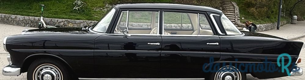 1966' Mercedes-Benz 200 W110 photo #5