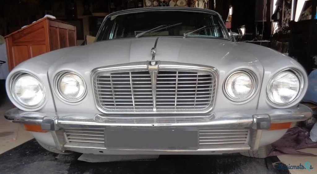 1976' Jaguar XJ 4.2 photo #1