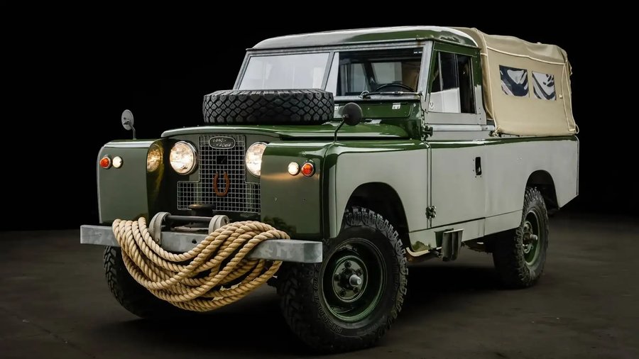 Daniel Craig’s 1959 Land Rover With Handwritten Note Hits Auction
