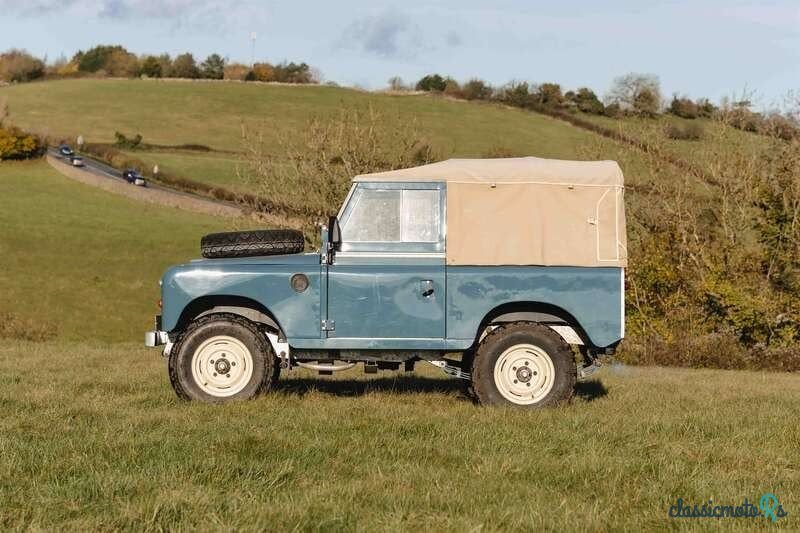 1975' Land Rover Series III photo #5