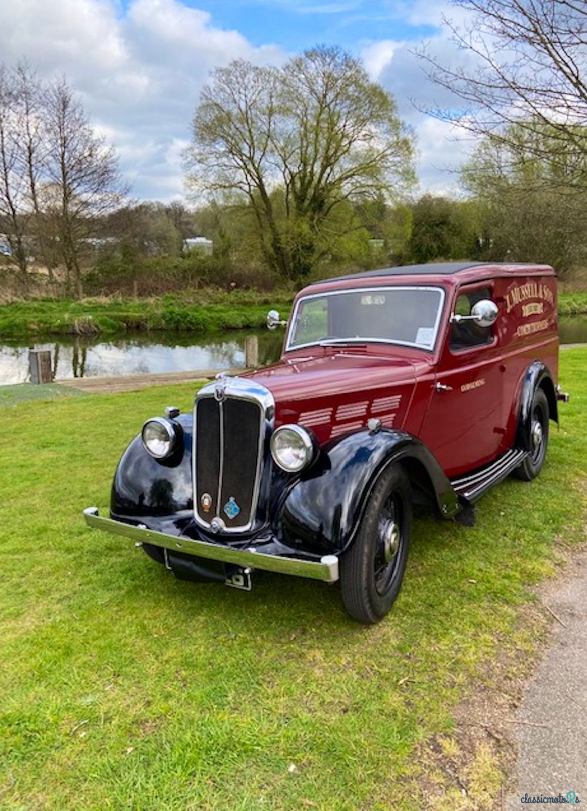 1935' Morris 10 Panel Van photo #1