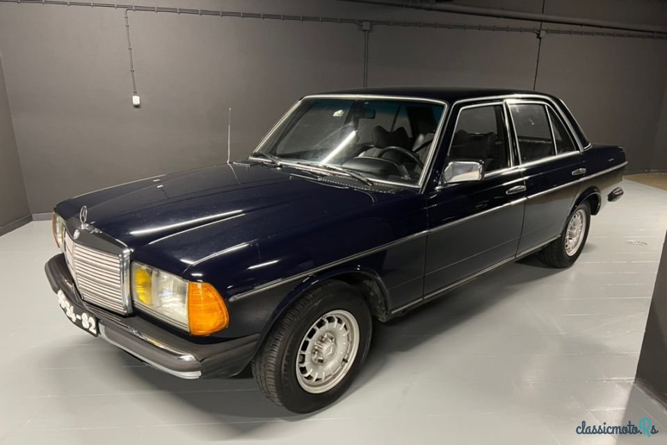 1977' Mercedes-Benz 300 photo #5