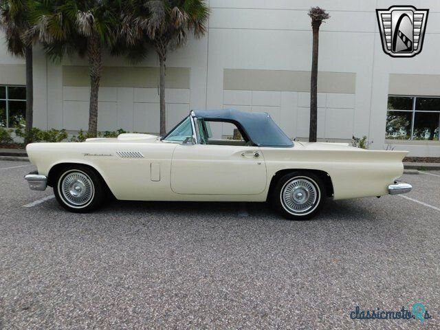 1957' Ford Thunderbird photo #5