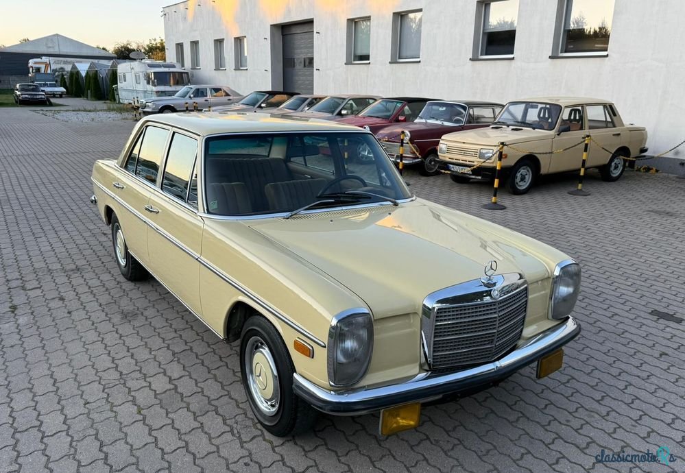 1970' Mercedes-Benz W115 220D photo #2