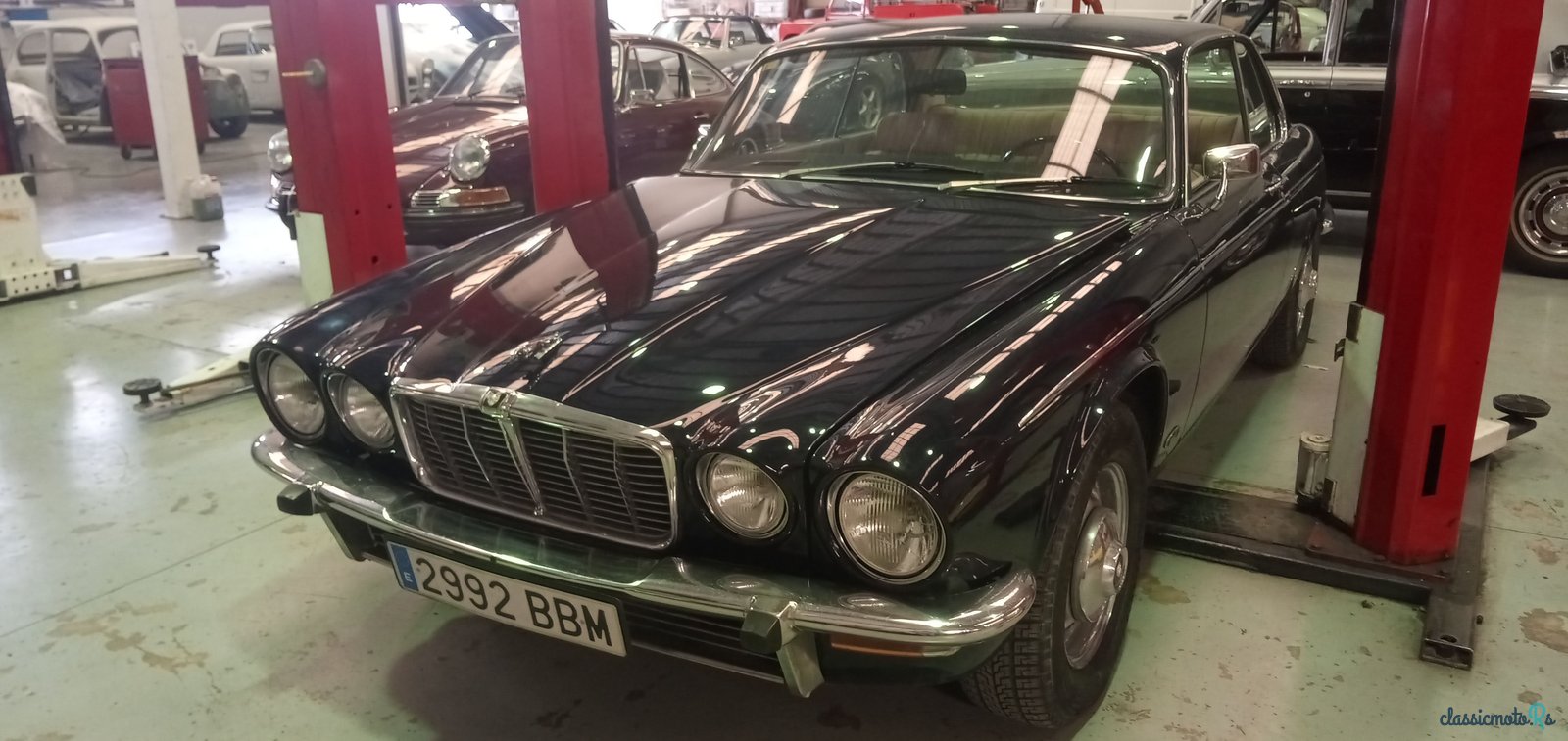 1975' Jaguar XJ6 photo #3