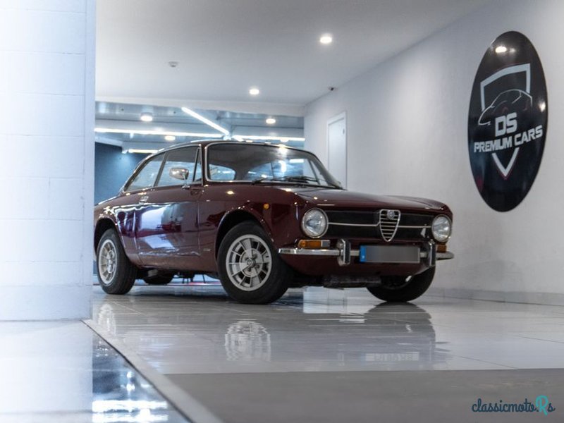 1972' Alfa Romeo Giulia photo #2