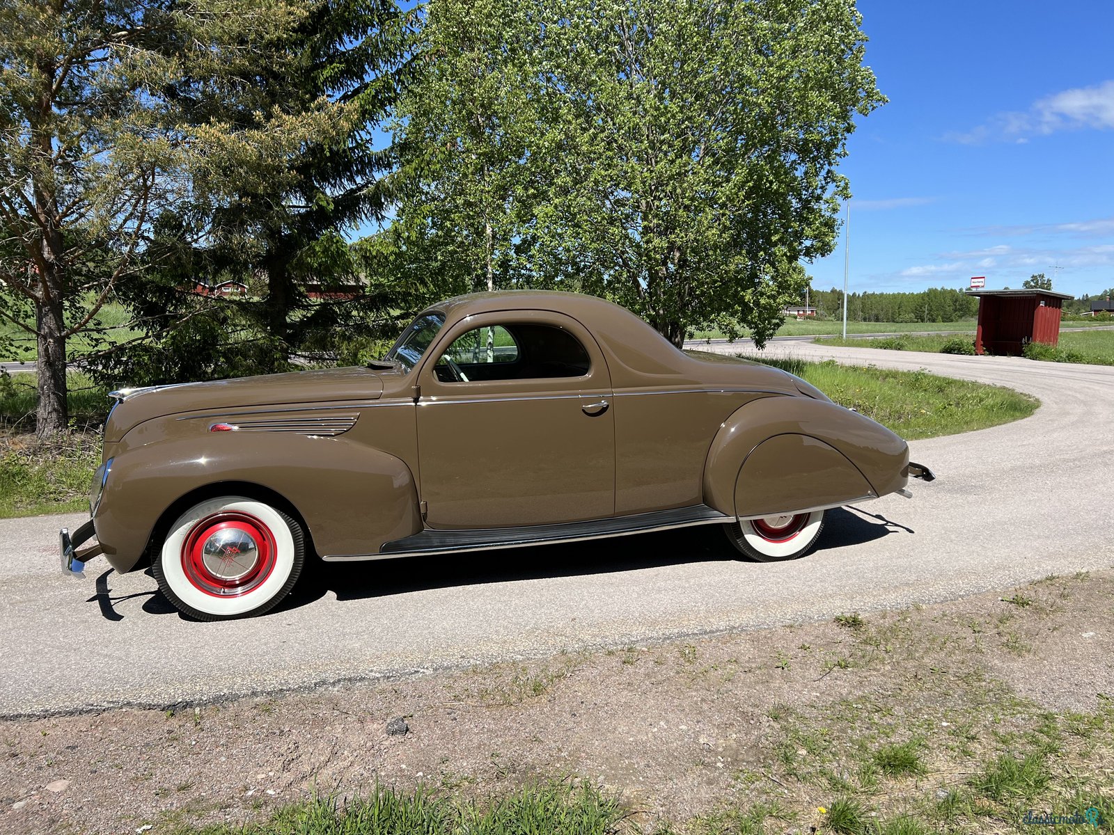 1938' Lincoln Zephyr Coupe photo #4