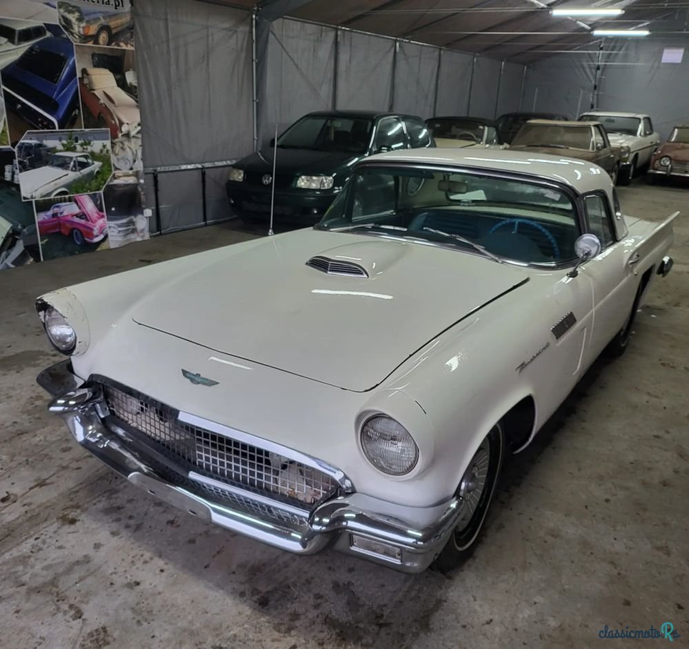 1957' Ford Thunderbird photo #2