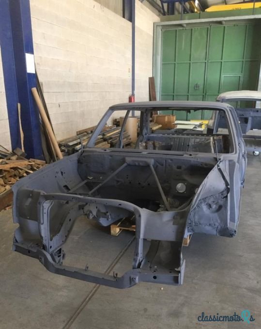 1977' Mercedes-Benz 240 photo #2