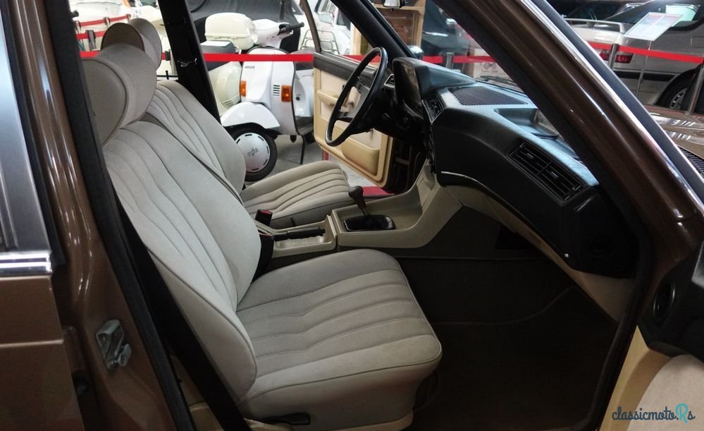 1980' BMW Seria 7 728 I photo #6