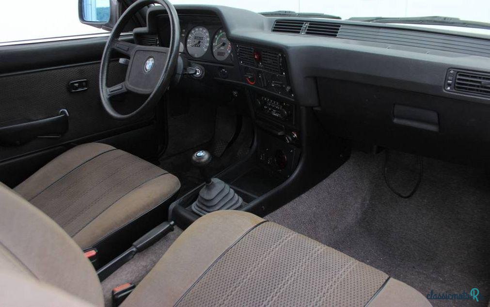 1982' BMW 320 photo #1