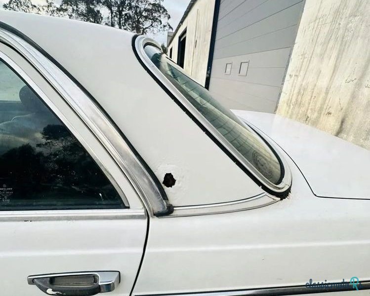1981' Mercedes-Benz 240 photo #6
