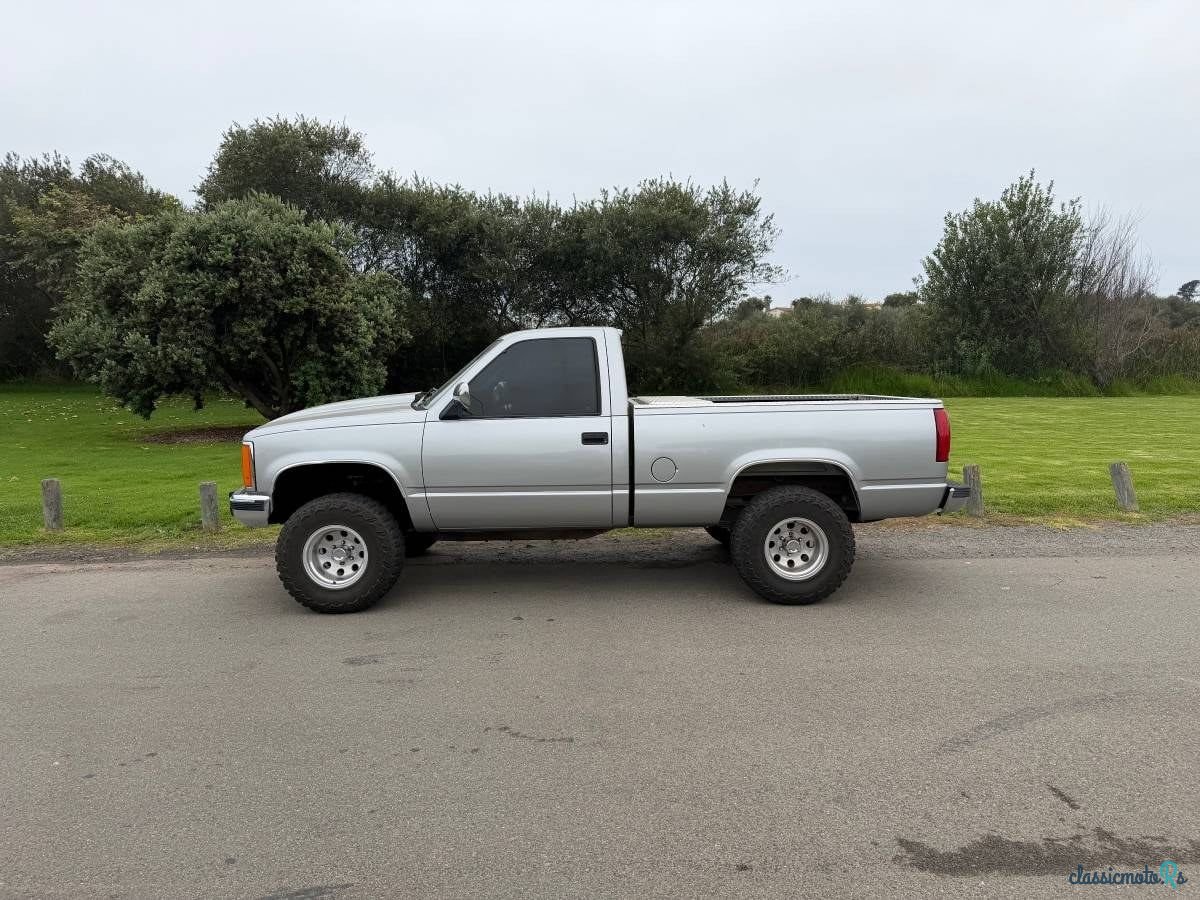 1989' Chevrolet 150 photo #1