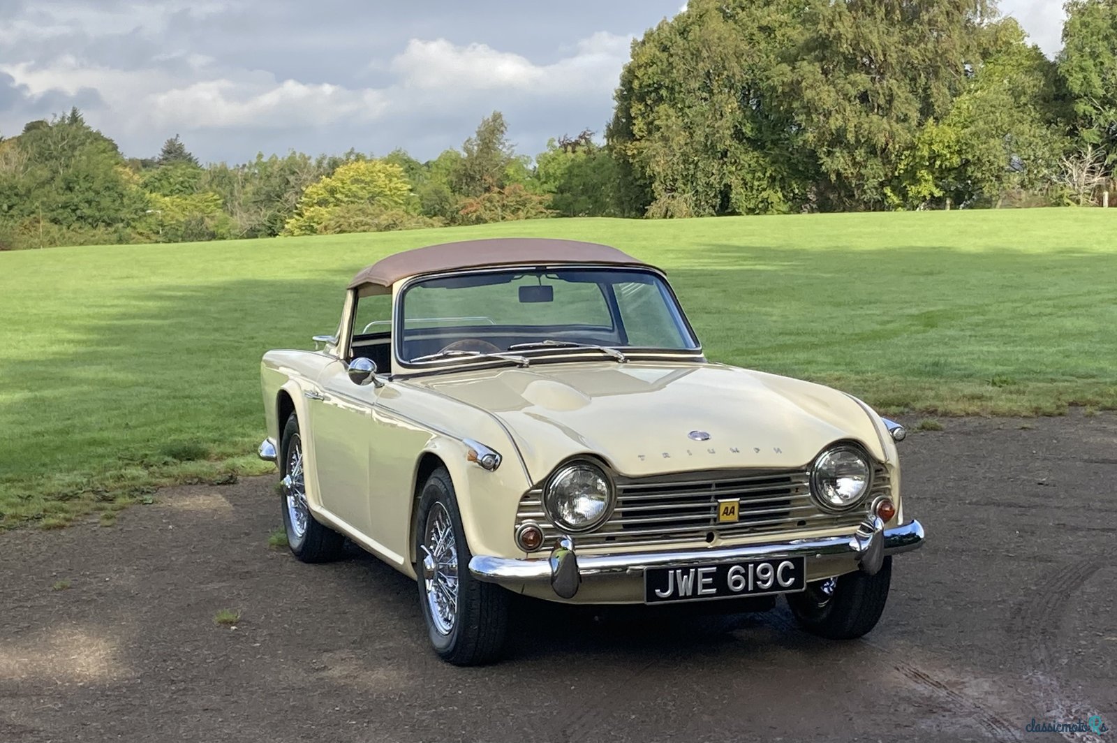 1967' Triumph TR4 photo #4