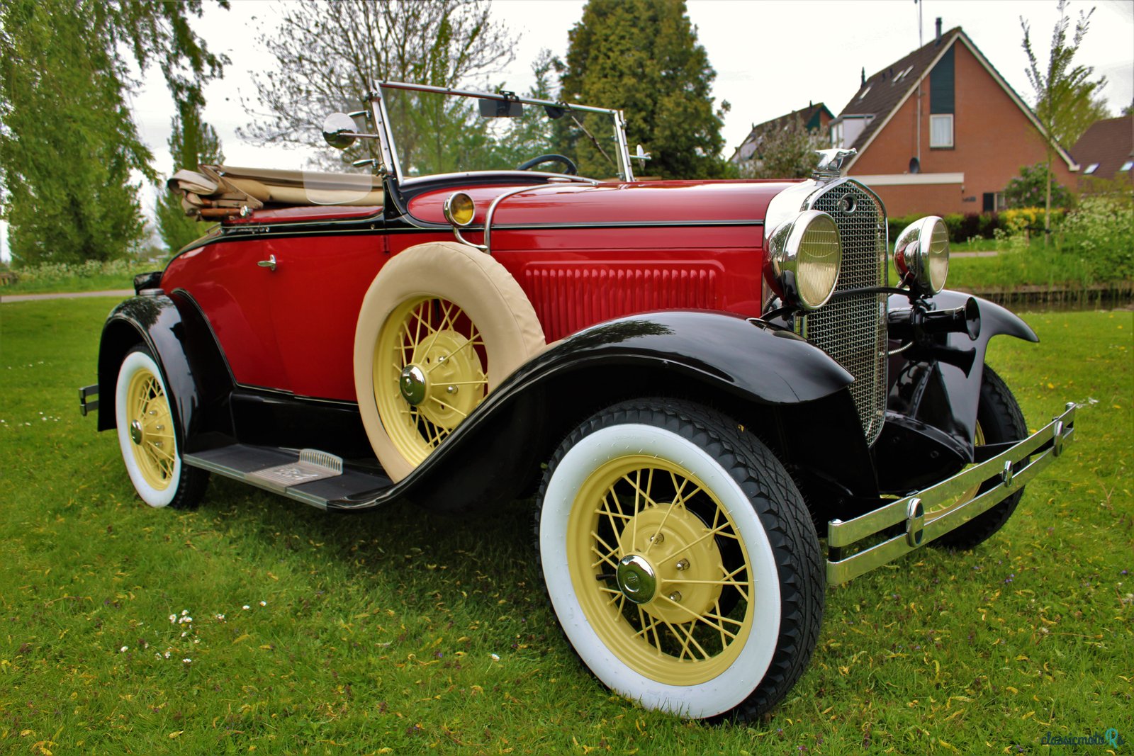 1931' Ford Model A Roadster Deluxe photo #3