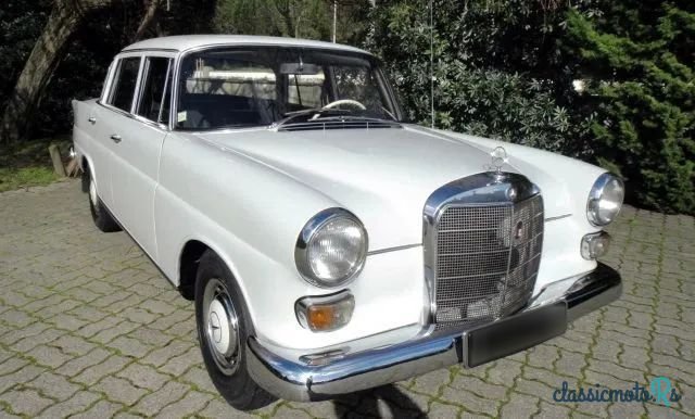 1967' Mercedes-Benz 200 photo #1