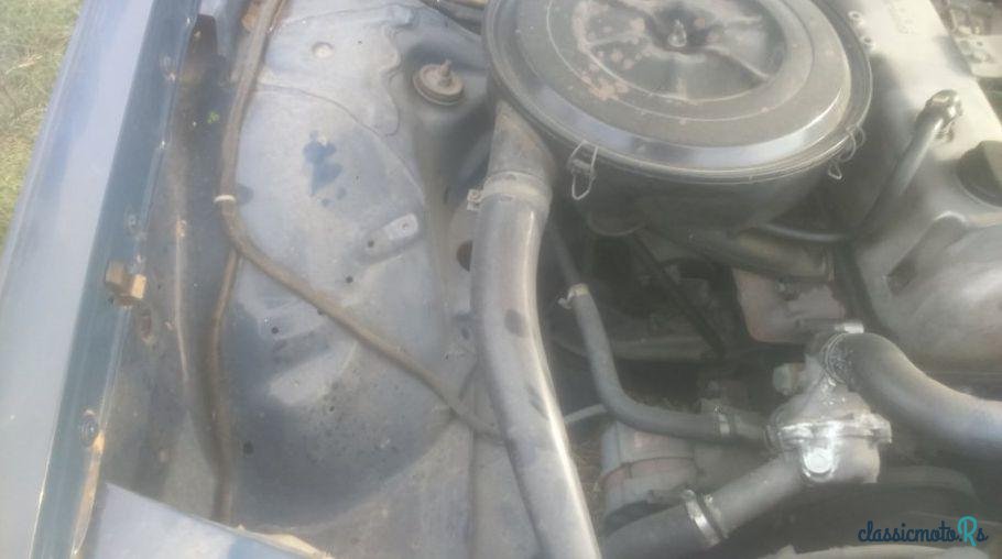 1983' Mercedes-Benz E-Class 220 photo #3