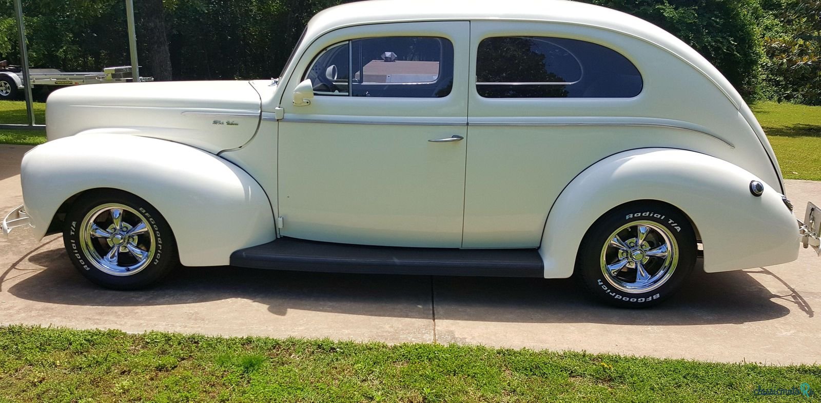 1940' Ford Deluxe photo #1