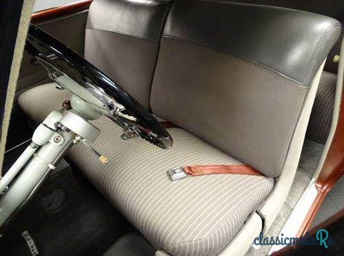 1952' Chevrolet Sedan photo #1