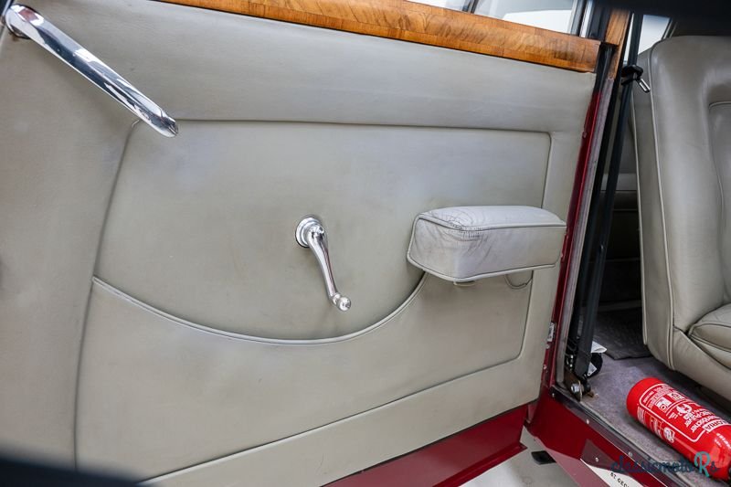 1948' Bentley Mark VI Saloon by James Young '48 CHB5 photo #3