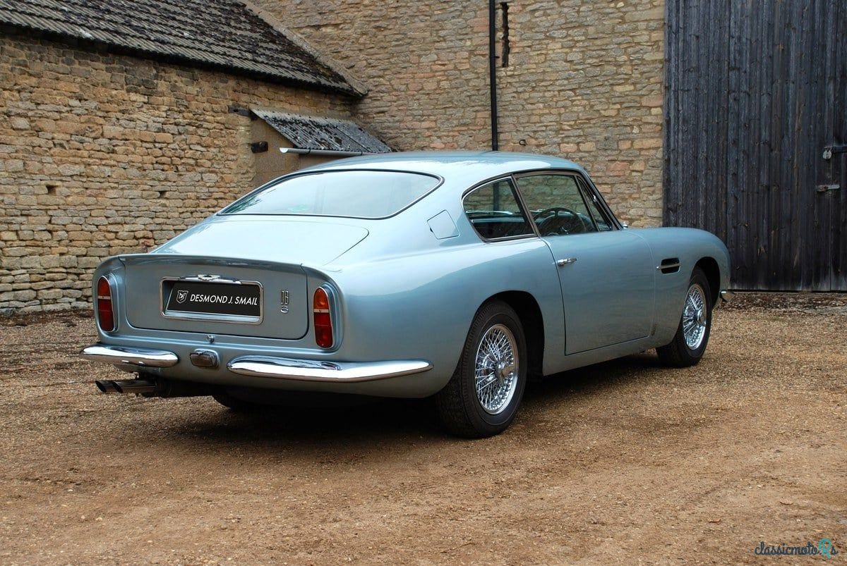 1969' Aston Martin DB6 photo #4