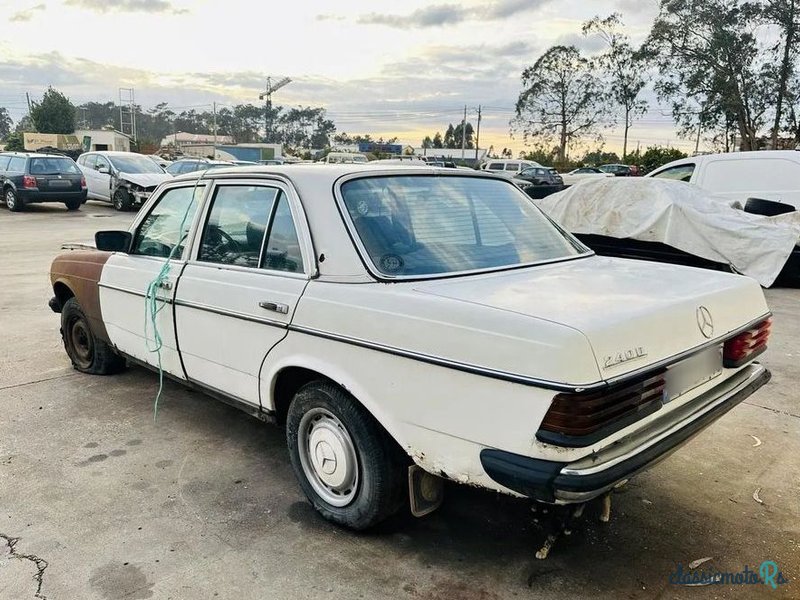 1981' Mercedes-Benz 240 photo #4