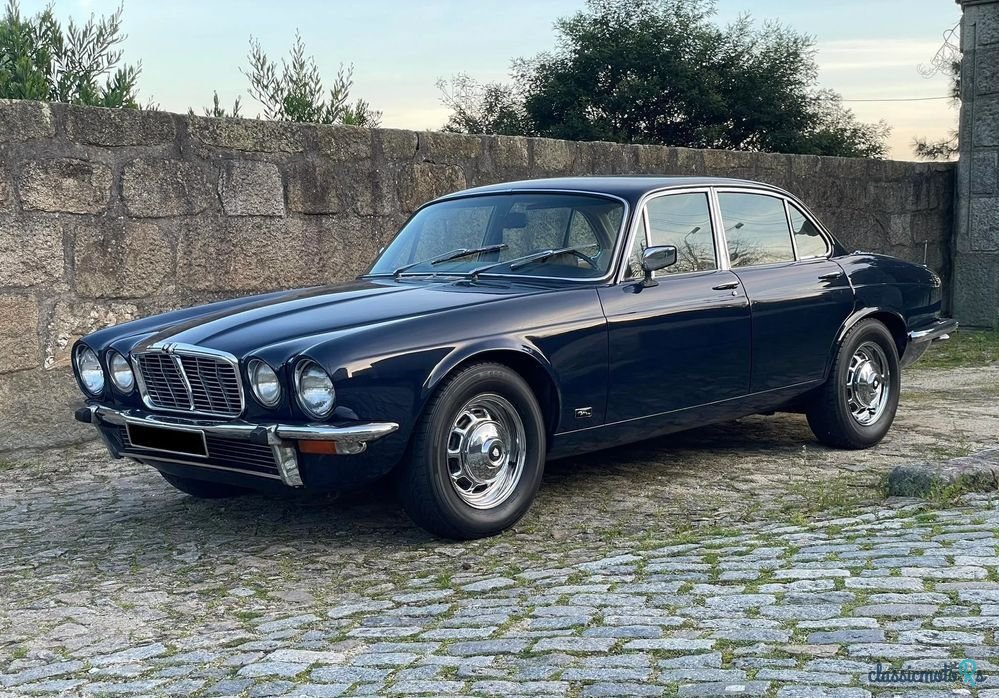 1974' Jaguar XJ 6 4.2 photo #1