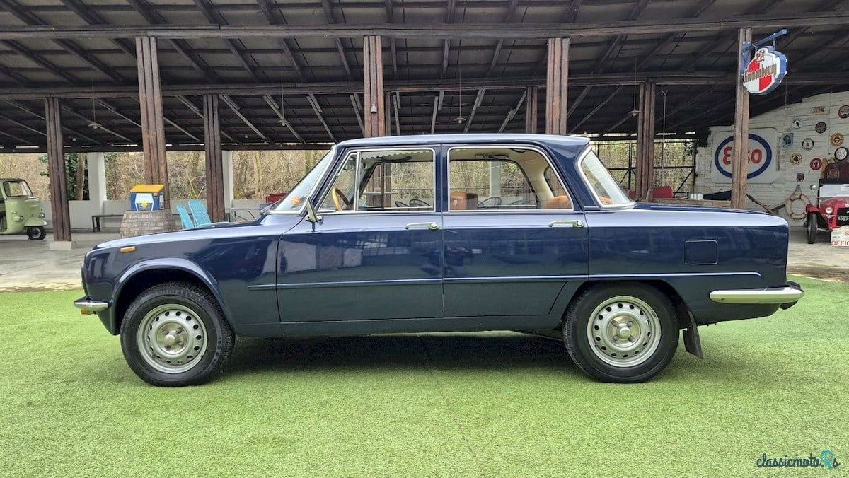1977' Alfa Romeo Giulia photo #3
