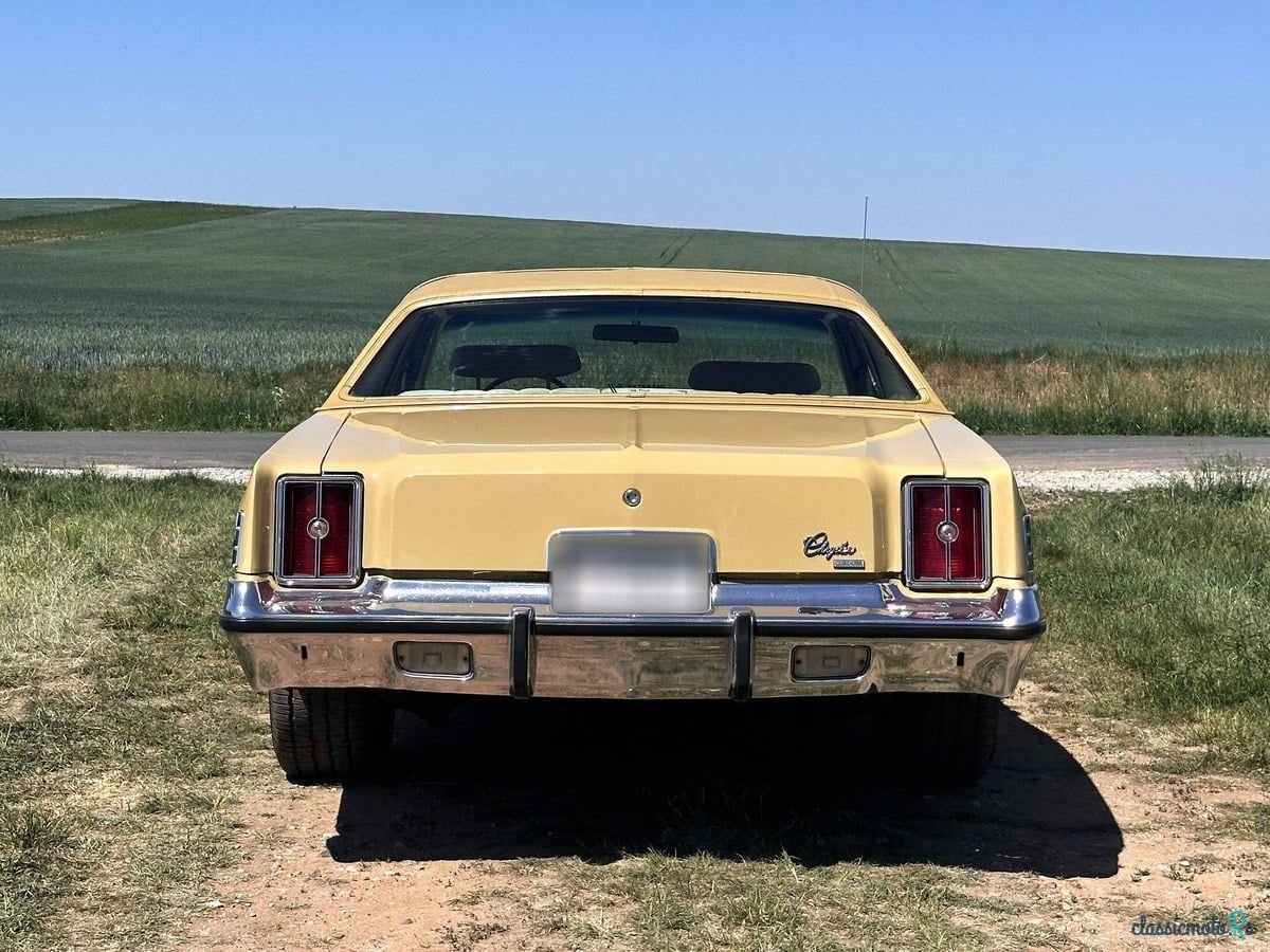 1976' Chrysler Cordoba photo #6
