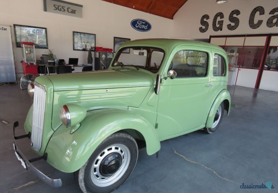 1948' Ford Anglia photo #3