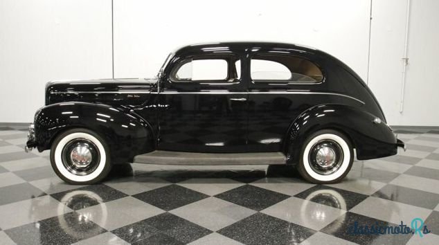 1940' Ford Deluxe photo #1