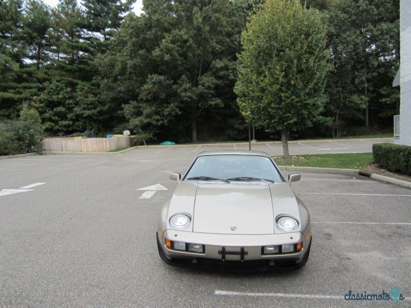 1985' Porsche 928 photo #1