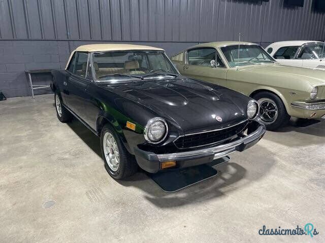 1982' Fiat 2000 Spider photo #1