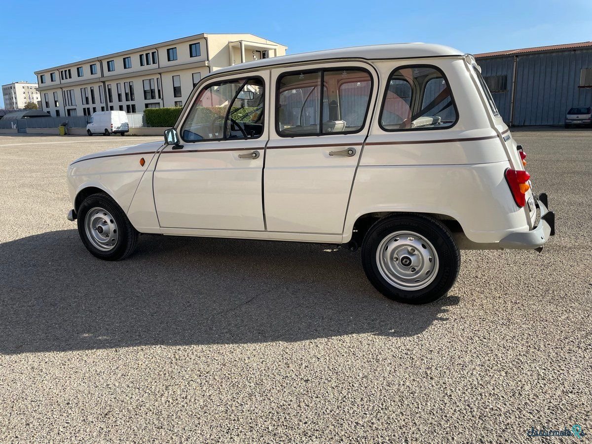 1989' Renault 4L photo #3