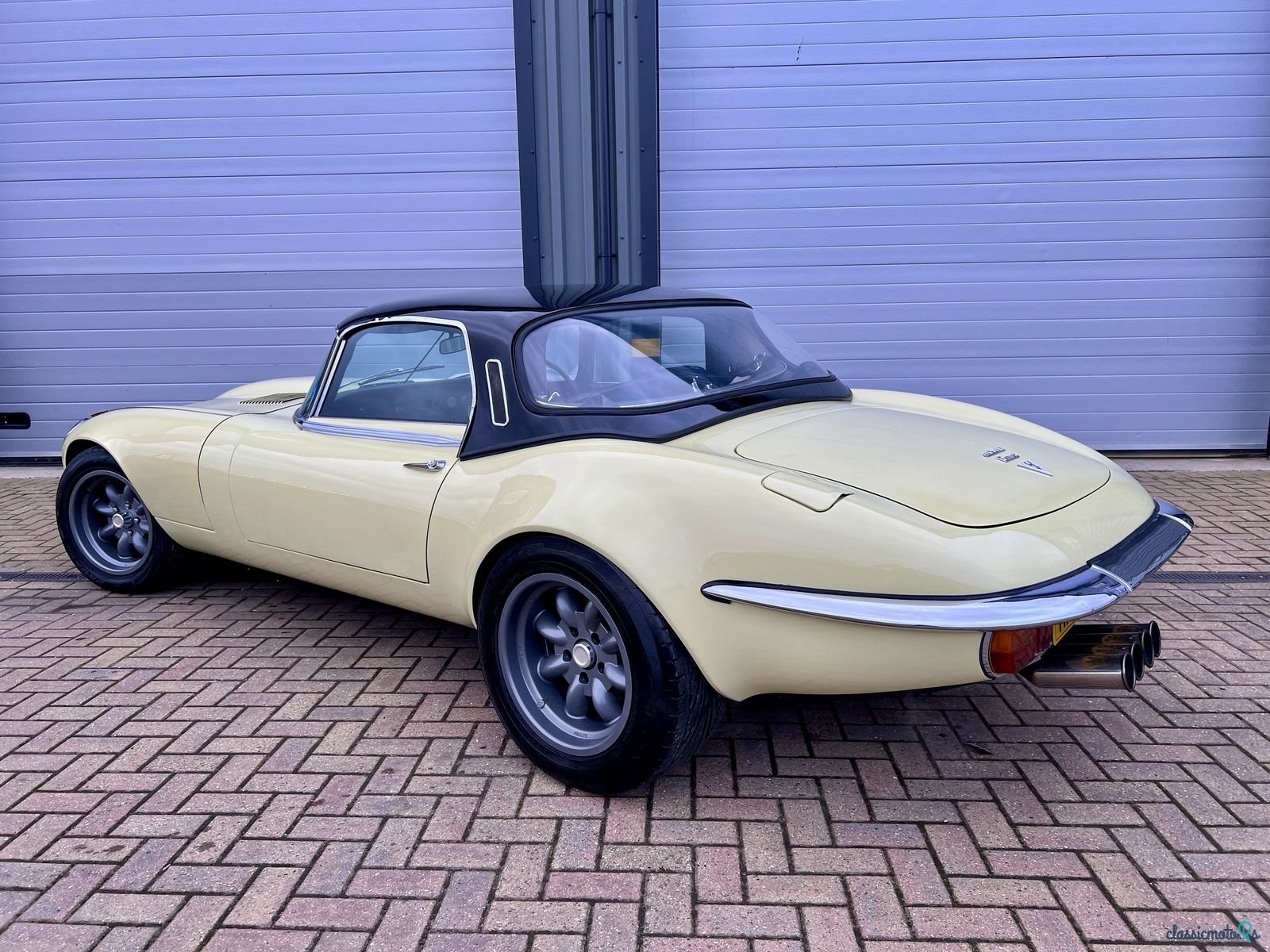 1975' Jaguar E-Type photo #1