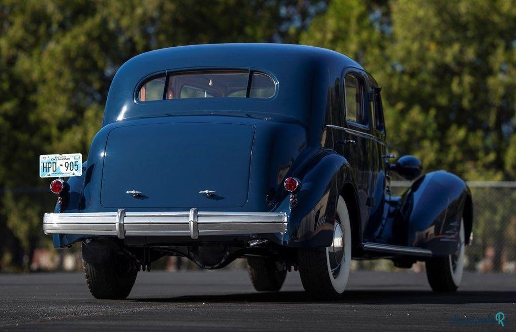 1936' Cadillac Fleetwood V-16 Town Sedan photo #4