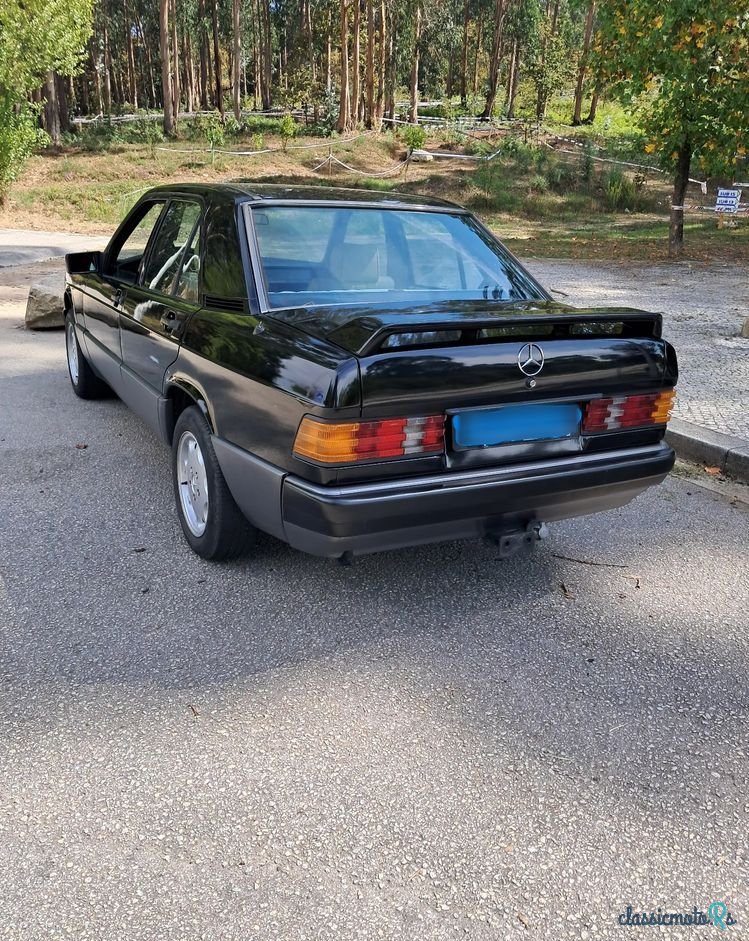 1989' Mercedes-Benz W201 190 D 2.0 photo #3