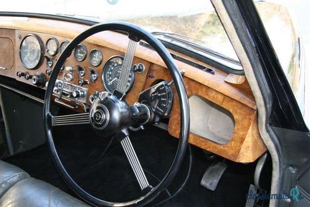 1961' Daimler Majestic Major photo #4