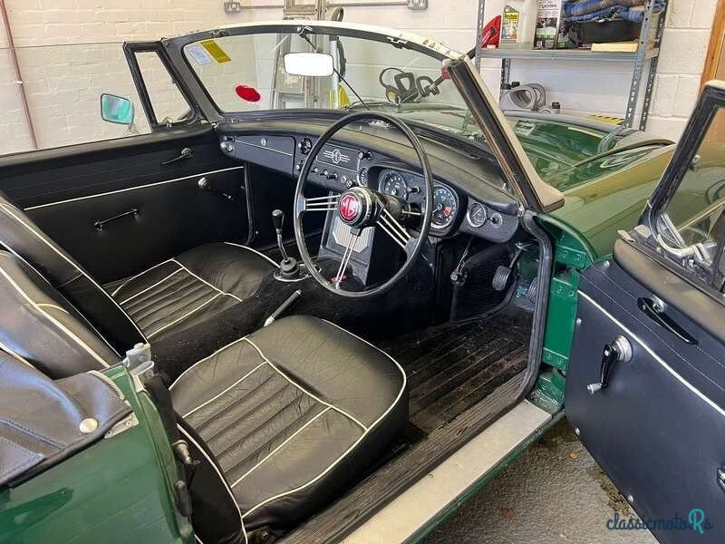 1964' MG MGB photo #2