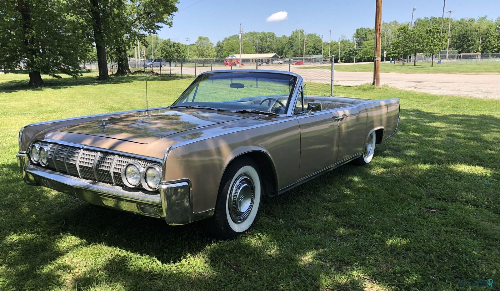 1964' Lincoln Continental photo #3