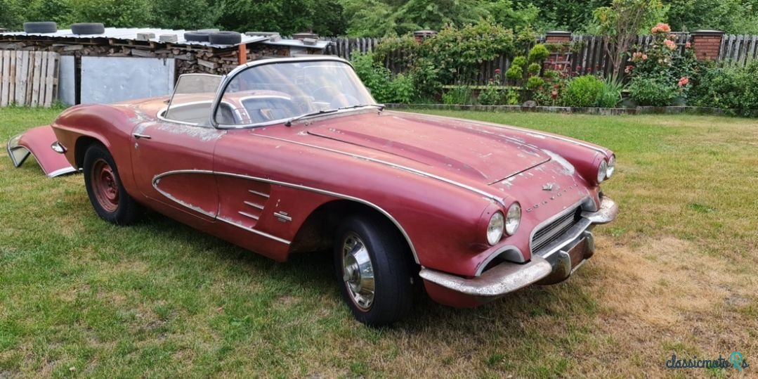 1961' Chevrolet Corvette photo #1