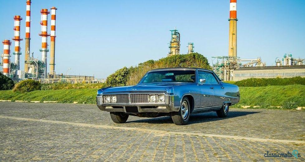 1970' Buick 225 Custom 4 Door photo #3