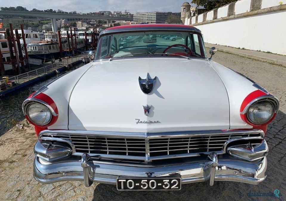 1956' Ford Thunderbird Fairlane Crown Victória photo #4