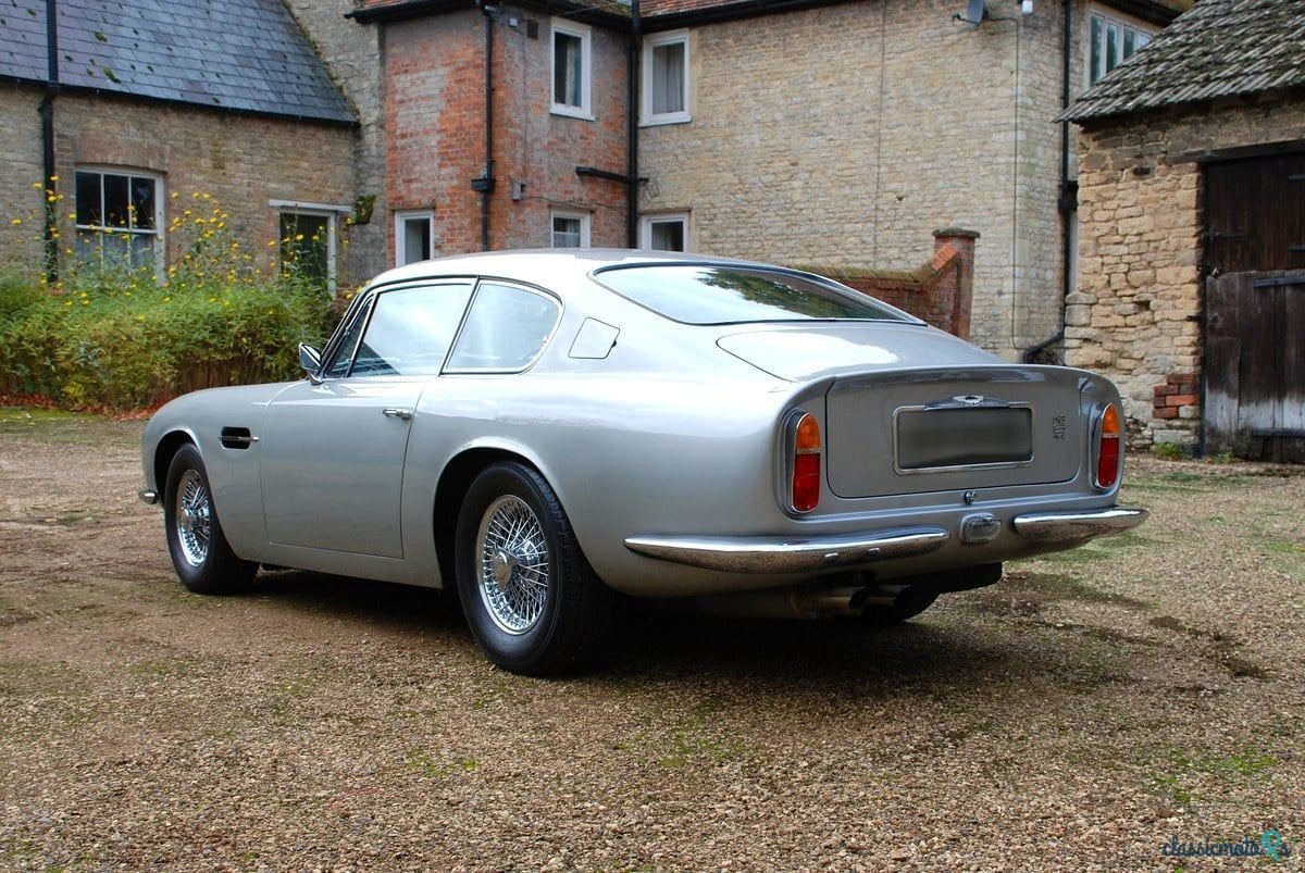 1971' Aston Martin DB6 photo #3